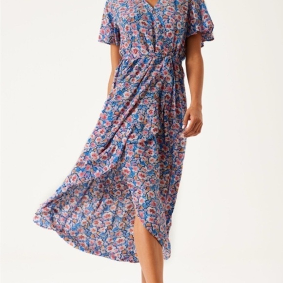 Gracia Dresses & Skirts - Garcia Maxi Sundress with Flutter Sleeves and V-Neck Never Worn.